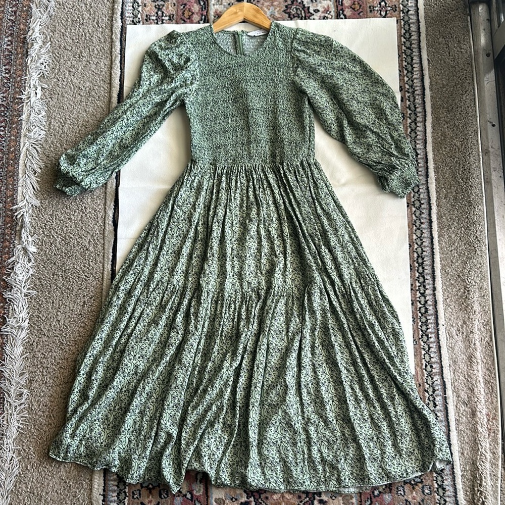 Los Angeles Atelier & Other Stories Green Ditsy Floral Smocked Midi Prairie SZ 4